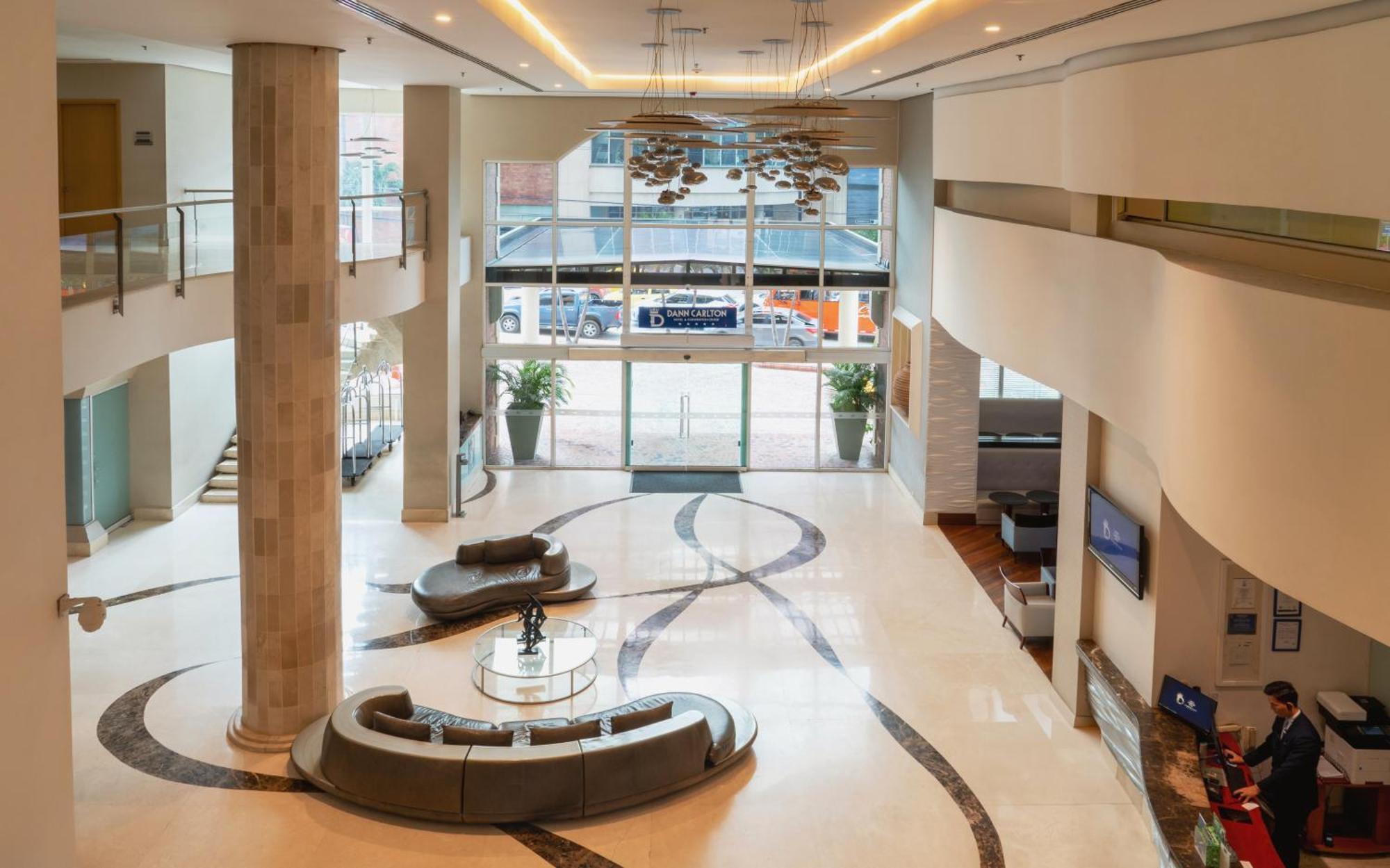 Hotel Dann Carlton Barranquilla Y Centro De Convenciones Exterior foto The lobby of the hotel