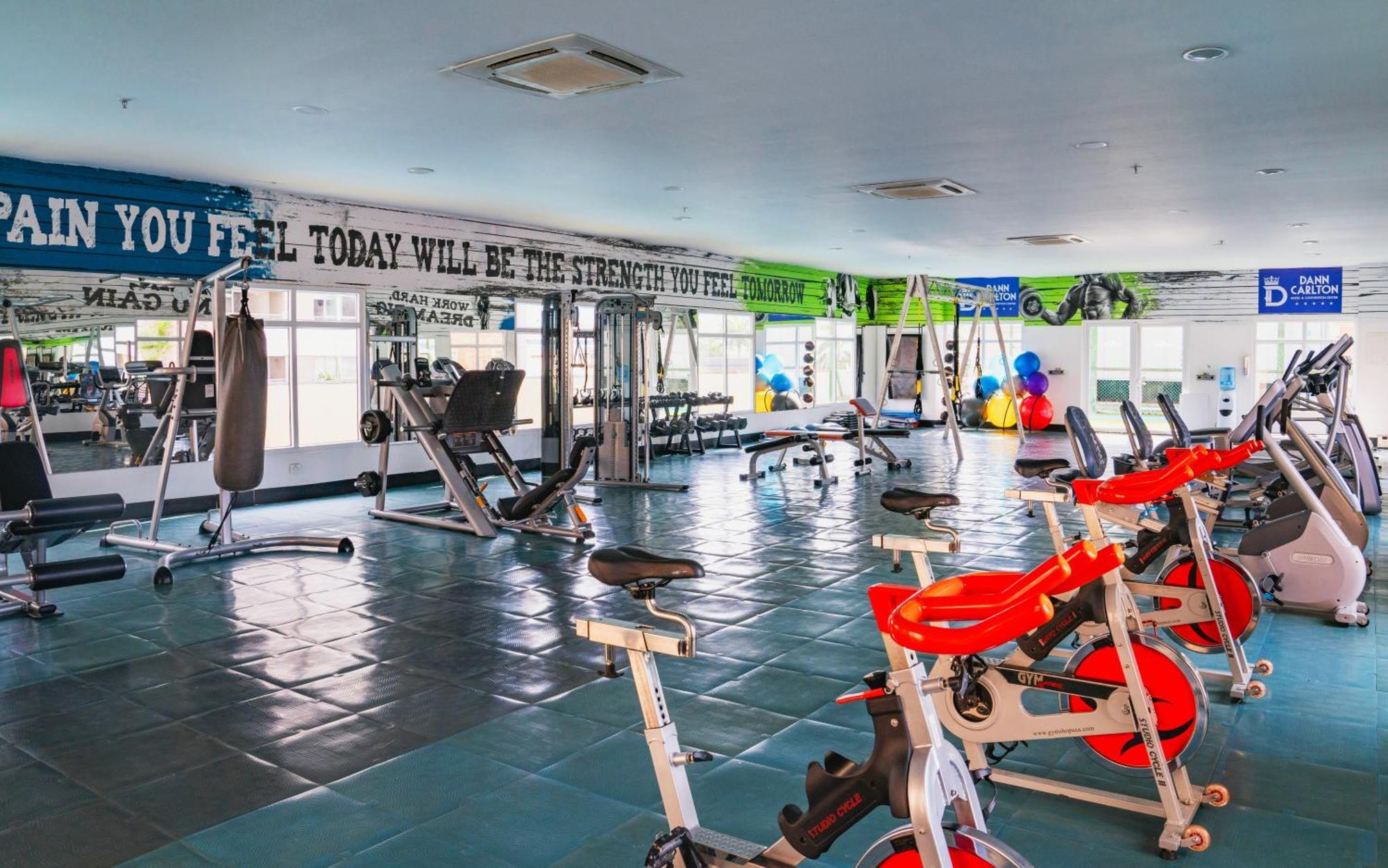 Hotel Dann Carlton Barranquilla Y Centro De Convenciones Exterior foto The gym at the University of Asia Pacific